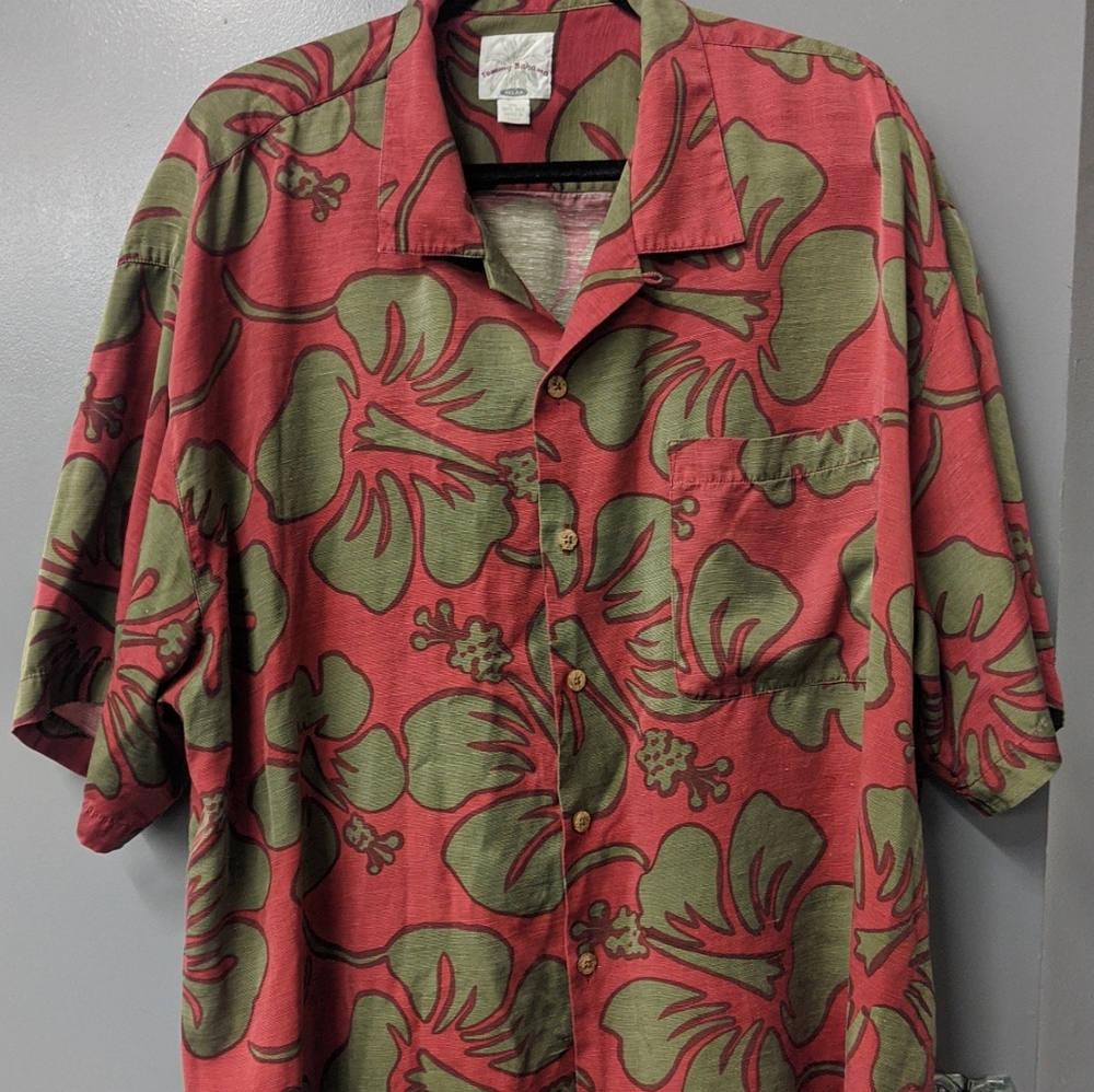 Tommy Bahama 100% Silk Hawaiian shirt (XXL)